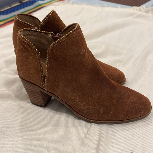 Lucky Brand Women’s Pincah Booties 6 Brown Leather Stacked 2” Heel Ankle Boots - Picture 4 of 9